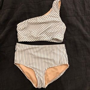 Albion icon wave crop two piece size medium